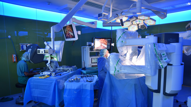 Roboter-Assistenzsystem DaVinci X im Operationssall, Allgemein-, Viszeral- und Tumorchirurgie, Albertinen Krankenhaus, Hamburg-Schnelsen 