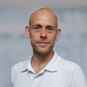 Portraitfoto Sebastian Stukenberg, Oberarzt Anästhesiologie im Albertinen Krankenhaus, Hamburg