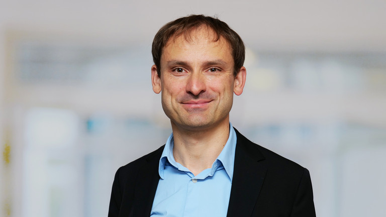 Pressefoto 2025-10-15: Priv.-Doz. Dr. Markus Gödel wird neuer Chefarzt der Klinik für Geriatrie am Albertinen Krankenhaus Portraitfoto von PD Dr. Markus Gödel, neuer Chefarzt Klinik für Geriatrie am Albertinen Krankenhaus ab 2026