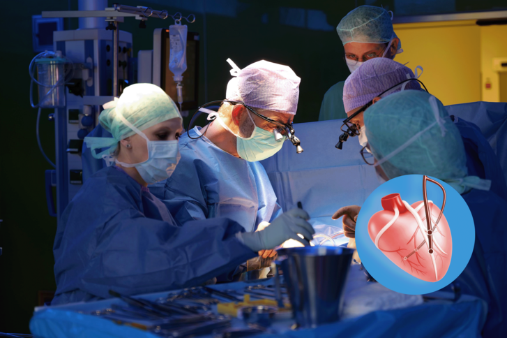 Foto von Prof. Hanke und Team in OP-Kleidung in einem blau beleuchteten Operationssaal im Albertinen Herz- und Gefäßzentrum in Hamburg bei einer Operation und ein blauer Kreis mit einer Herzgrafik.