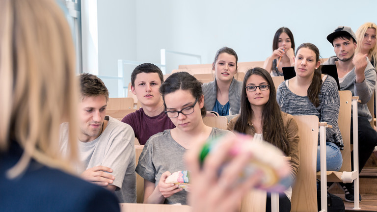 Studierende in einem Hörsaal