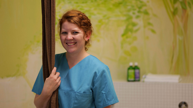 Hebamme im Kreißsaal – einfühlsame und persönliche Betreuung rund um die Geburt. Hebamme im Kreißsaal – einfühlsame und persönliche Betreuung rund um die Geburt.