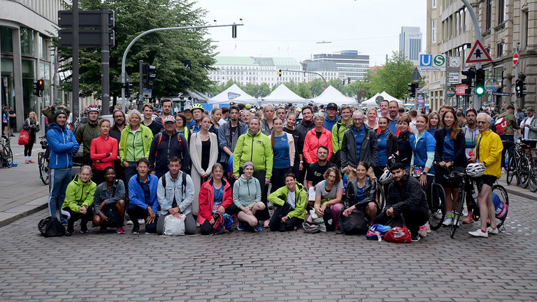 Team der Immanuel Albertinen Diakonie beim World Triathlon Hamburg 2025