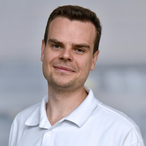 Portrait Julian Brätz, Oberarzt Kardiologie, Albertinen Herz- und Gefäßzentrum, Albertinen Krankenhaus, Hamburg-Schnelsen Portrait Julian Brätz, Oberarzt Kardiologie, Albertinen Herz- und Gefäßzentrum, Albertinen Krankenhaus, Hamburg-Schnelsen