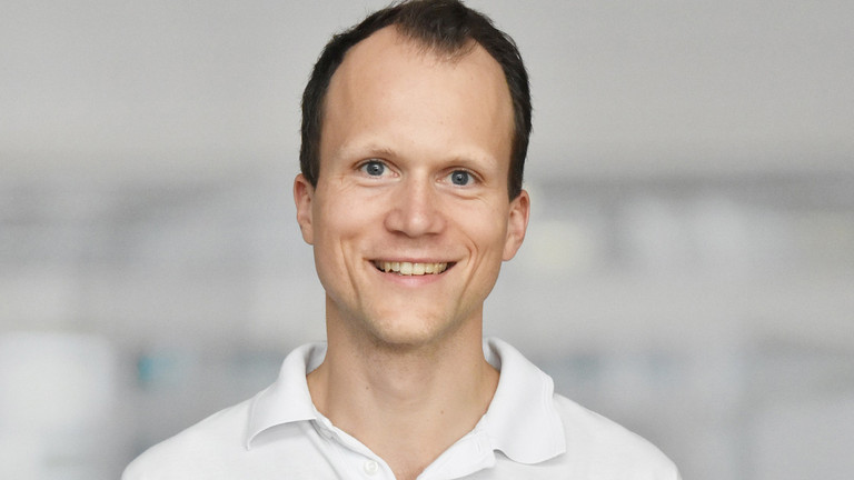 Prof. Dr. Rüdiger Klapdor, Chefarzt der Gynäkologie im Albertinen Krankenhaus Hamburg, zur Chemo-Immuntherapie bei fortgeschrittenem Gebärmutterhalskrebs in der NDR-Visite