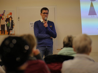 Dr. Fabian Paul spricht bei „Medizin Aktuell“ im DRK-Haus Norderstedt über Winterblues, seelische Gesundheit im Winter und Depressionen in der dunklen Jahreszeit.