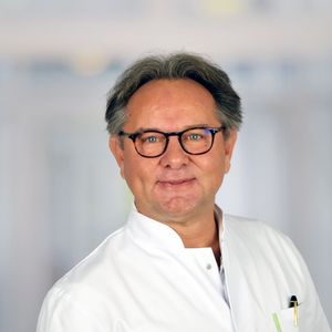 allgemein-viszeral-und-koloproktologische-chirurgie-chefarzt-prof-isbert-portraitfoto-evangelisches-amalie-sieveking-krankenhaus-hamburg