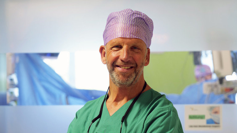 Prof. Dr. Thorsten Hanke, neuer Chefarzt der Herzchirurgie im Albertinen Herz- und Gefäßzentrum am Standort Albertinen Krankenhaus Prof. Dr. Thorsten Hanke, neuer Chefarzt der Herzchirurgie im Albertinen Herz- und Gefäßzentrum am Standort Albertinen Krankenhaus