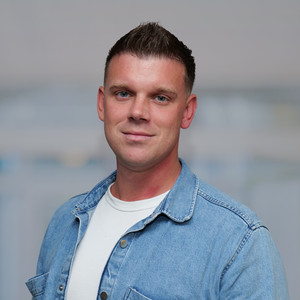 Marius Schmidt ist die pflegerische Bereichsleitung der Intensivstationen im Albertinen Krankenhaus Hamburg Schnelsen