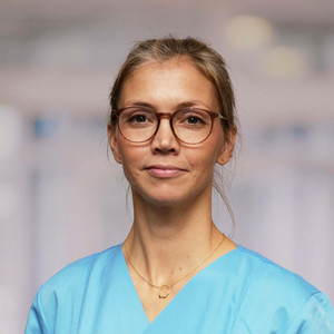 Porträt Katharina Jurakic, Oberärztin Innere Medizin und nephrologie, Albertinen Krankenhaus, Hamburg-Schnelsen